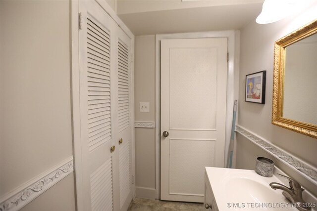 5518 E 46th St Unit 5518, Tulsa, OK 74135 - bathroom with vanity