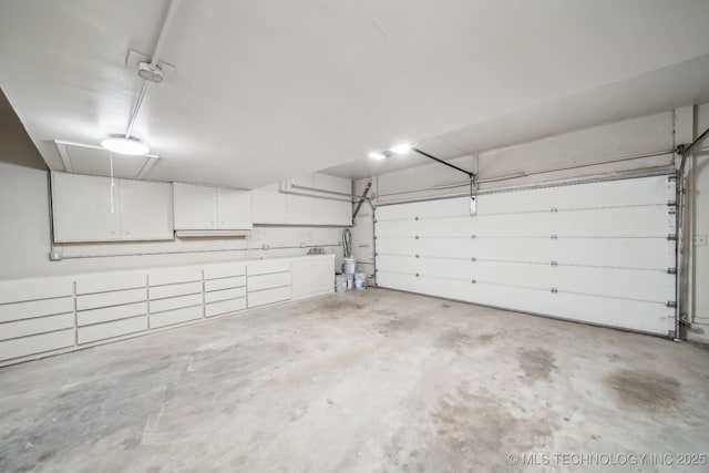 4031 S Birmingham Ave, Tulsa, OK 74105 - view of garage