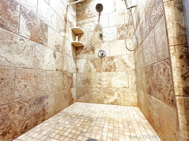 114537 Spring Creek Rd, Eufaula, OK 74432 - full bath featuring tiled shower