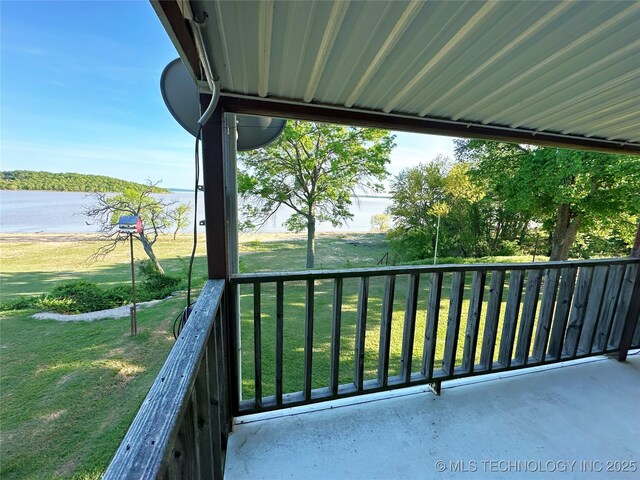 114537 Spring Creek Rd, Eufaula, OK 74432 - balcony featuring a water view