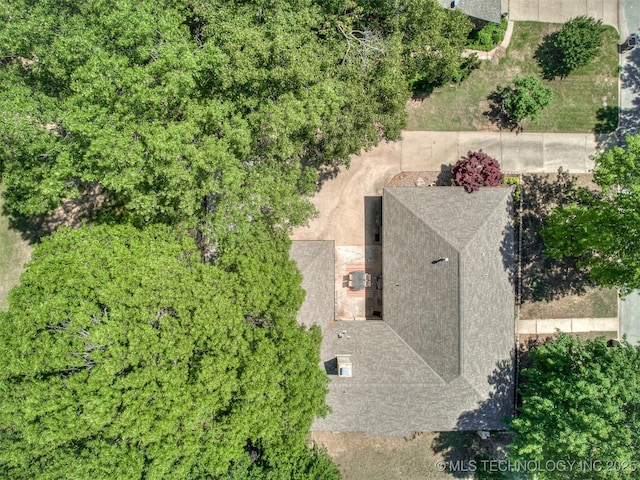 aerial view of property and surrounding area