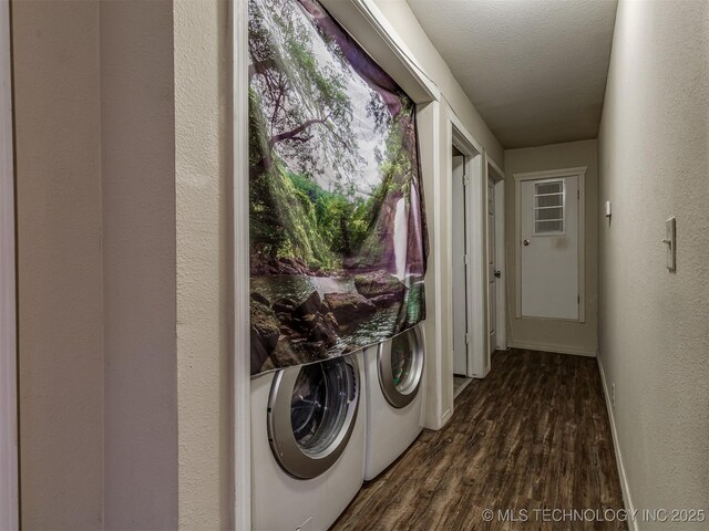 940 N Ross Ave, Dewey, OK 74029 - laundry room with independent washer and dryer, dark wood finished floors, a textured wall, baseboards, and a textured ceiling