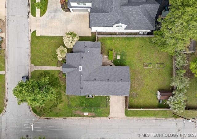 aerial view of property and surrounding area