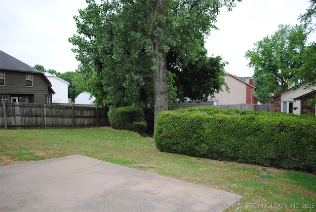 9908 S 95th E Ave, Broken Arrow, OK 74133 - view of yard with a patio area