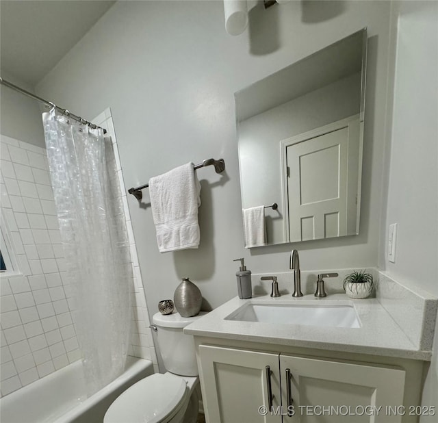 3922 S Norfolk Ave, Tulsa, OK 74105 - full bath with toilet, shower / bath combination with curtain, vanity, and ceiling fan