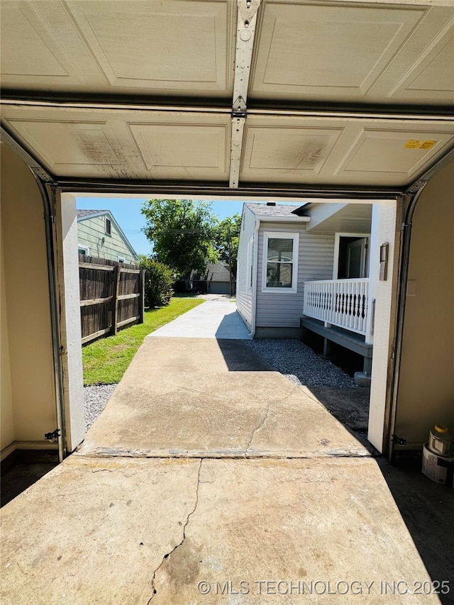 3922 S Norfolk Ave, Tulsa, OK 74105 - view of garage