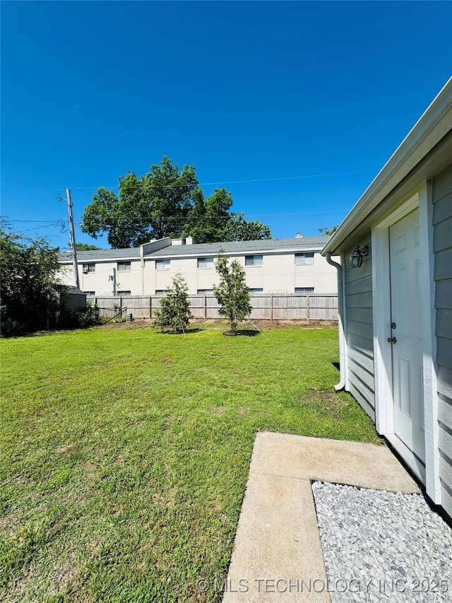 3922 S Norfolk Ave, Tulsa, OK 74105 - view of yard