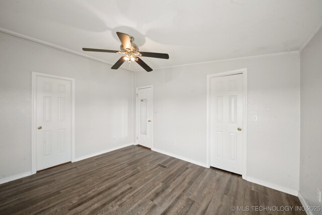 11462 Red Fox Ln, Sperry, OK 74073 - unfurnished room with dark wood finished floors, a ceiling fan, ornamental molding, and baseboards