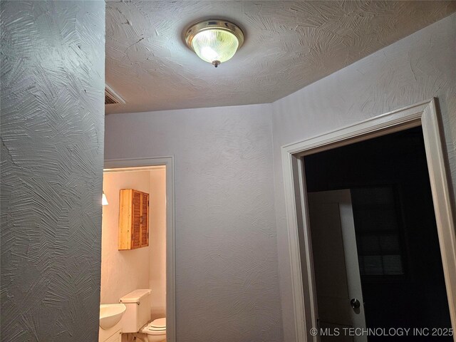 1435 E Oak St, Cushing, OK 74023 - view of corridor