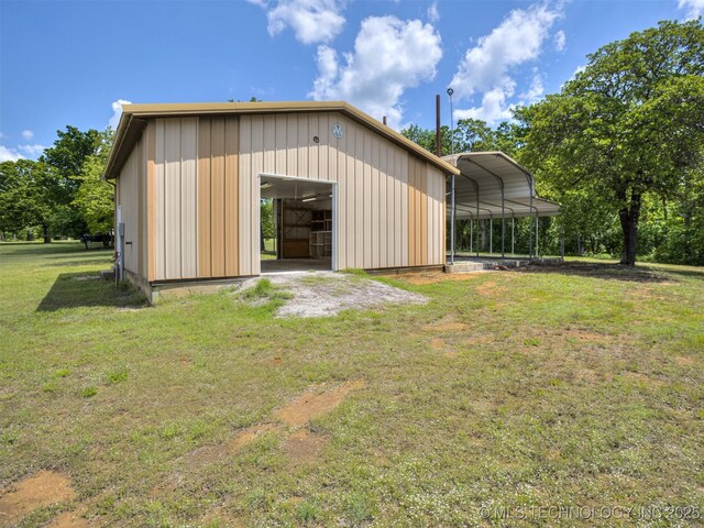 view of outdoor structure featuring an outdoor structure