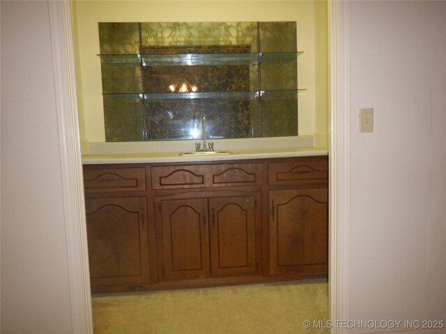 110 W 8th St, So Coffeyville, OK 74072 - view of indoor wet bar
