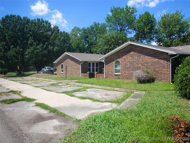 110 W 8th St, So Coffeyville, OK 74072 - ranch-style house with brick siding