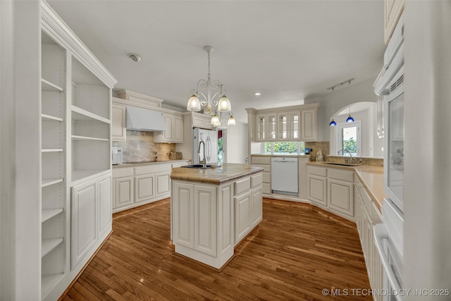 32290 S 630th Rd, Jay, OK 74346 - kitchen with white appliances, a sink, tasteful backsplash, light countertops, and recessed lighting