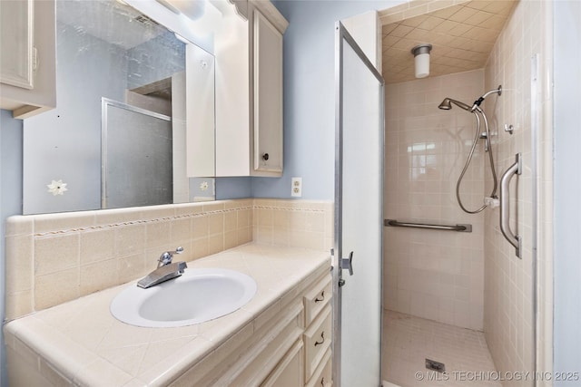 5854 E 46th Pl, Tulsa, OK 74135 - full bath featuring a shower stall and vanity
