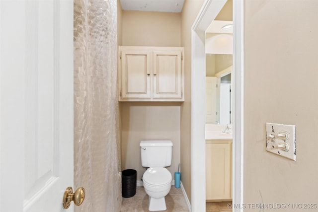 5446 E 88th St, Tulsa, OK 74137 - full bath featuring toilet, vanity, and tile patterned floors