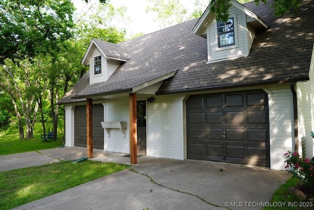 15373 N Javine Hill Rd, Skiatook, OK 74070 - garage featuring driveway