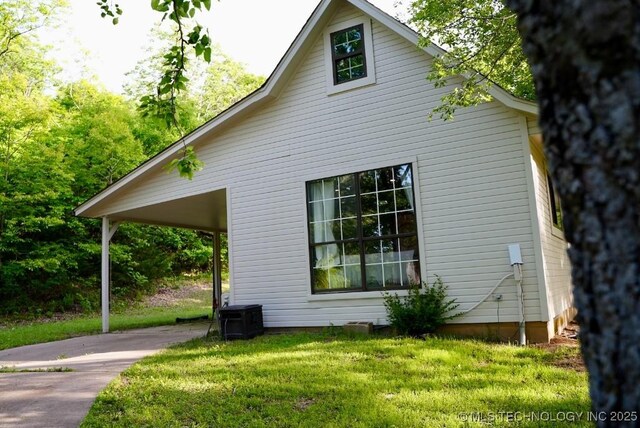 15373 N Javine Hill Rd, Skiatook, OK 74070 - view of side of property featuring a lawn