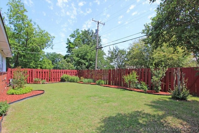 6112 E 21st St, Tulsa, OK 74114 - view of yard