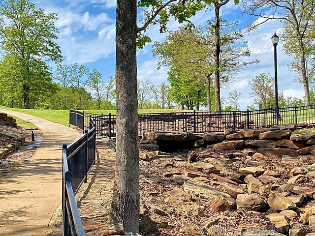 811 Winsor Pl, Tahlequah, OK 74464