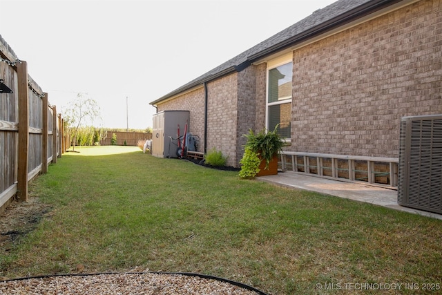 118 W 130th Pl S, Jenks, OK 74037 - view of yard featuring central AC