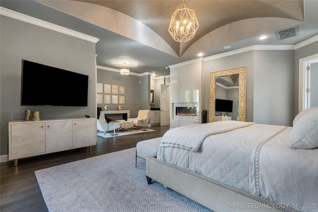 6830 E 109th St, Tulsa, OK 74133 - bedroom featuring a chandelier, ornamental molding, dark wood-style floors, recessed lighting, and baseboards