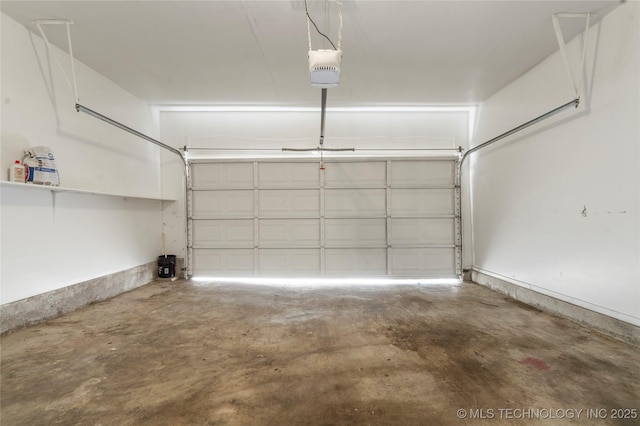 3901 E 60th Pl, Tulsa, OK 74135 - garage with a garage door opener