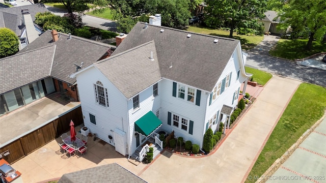 aerial view of property and surrounding area