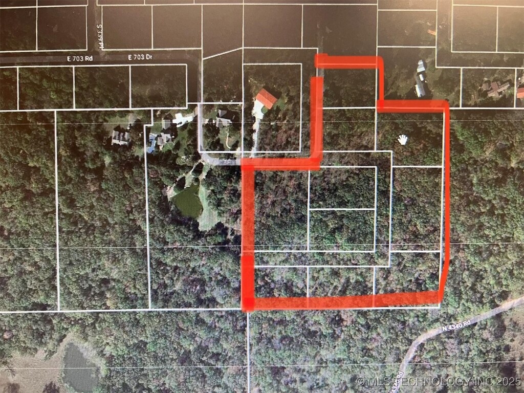 E 703 Drive, Wagoner, OK 74467