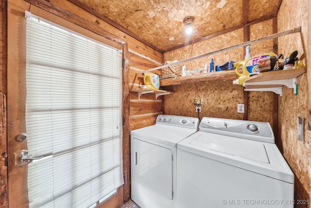21170 S 270th Rd, Morris, OK 74445 - clothes washing area with separate washer and dryer