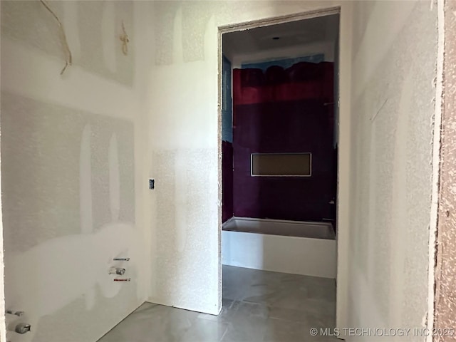 31005 E 67th St S, Broken Arrow, OK 74014 - bathroom featuring a tub