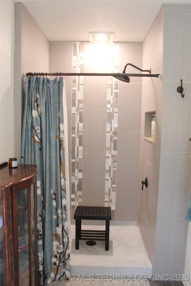 423118 E 1944th Ln, Antlers, OK 74523 - bathroom with tiled shower
