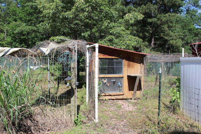 423118 E 1944th Ln, Antlers, OK 74523 - view of poultry coop with fence