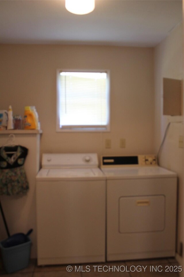 420902 E 1164th Rd, Eufaula, OK 74432 - laundry room with washing machine and dryer