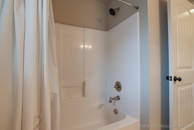 4314 S 132nd E Ave, Tulsa, OK 74134 - full bath featuring shower / bath combo with shower curtain