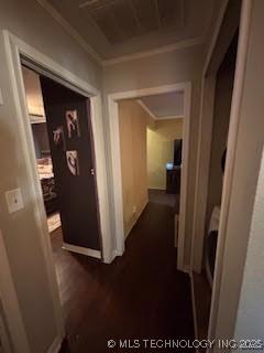 3527 S Knoxville Ave, Tulsa, OK 74135 - hall with crown molding