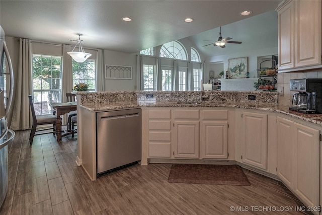 8212 S Delaware Pl, Tulsa, OK 74137 - kitchen featuring dishwasher, ceiling fan, a sink, wood finished floors, and recessed lighting