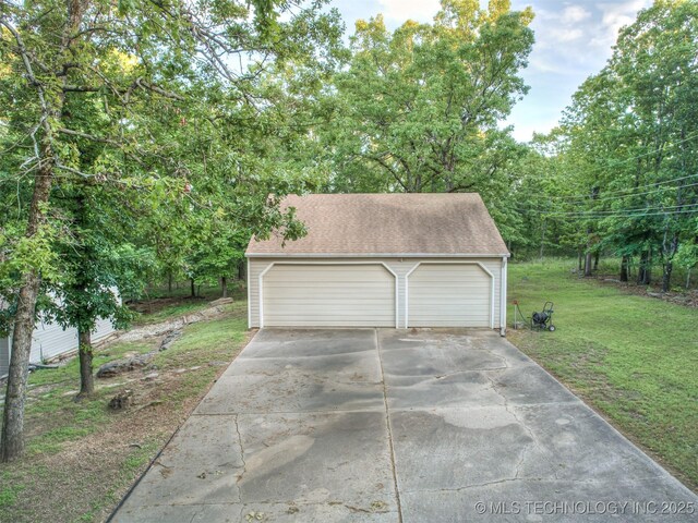view of detached garage