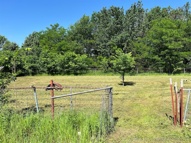 40821 N 3956th Dr, Skiatook, OK 74070 - view of yard with fence
