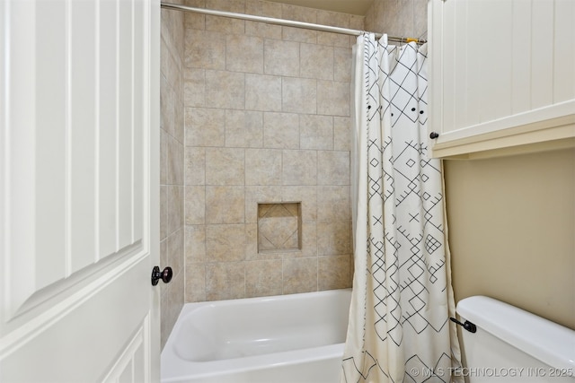 full bath with shower / bath combo and toilet