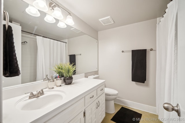 6505 E 47th St, Tulsa, OK 74145 - full bath featuring vanity, toilet, baseboards, and a shower with shower curtain