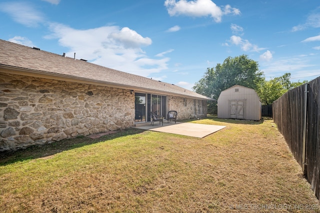 6505 E 47th St, Tulsa, OK 74145 - view of yard with a patio