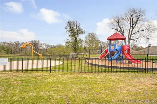 2805 W Fredericksburg St, Broken Arrow, OK 74011 - view of communal playground