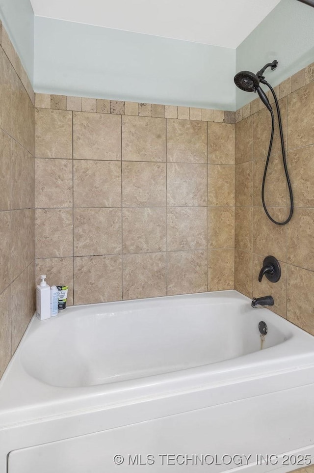 2805 W Fredericksburg St, Broken Arrow, OK 74011 - bathroom featuring bathtub / shower combination
