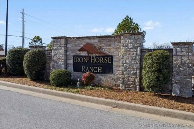 2805 W Fredericksburg St, Broken Arrow, OK 74011 - view of community / neighborhood sign