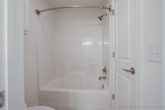 16958 E 45th St, Tulsa, OK 74134 - bathroom with toilet and bathing tub / shower combination