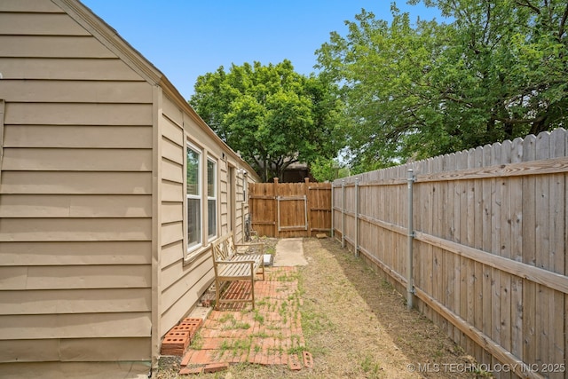 1648 S Columbia Pl, Tulsa, OK 74104 - view of fenced backyard