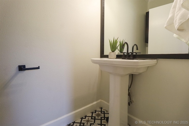 2503 S Birmingham Ave, Tulsa, OK 74114 - bathroom with baseboards