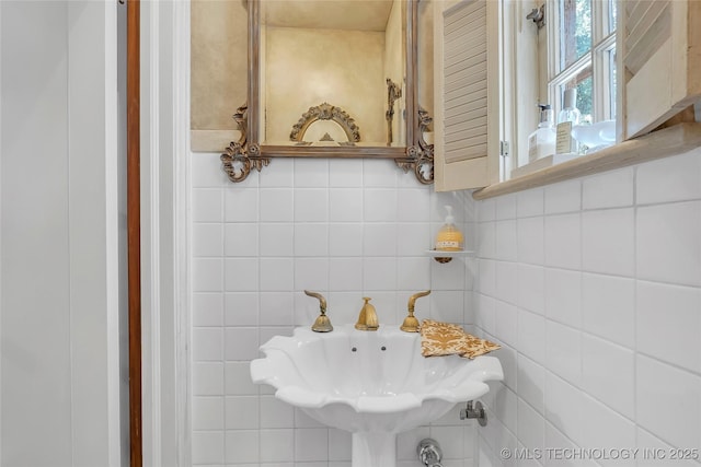 2815 S Woodward Blvd, Tulsa, OK 74114 - view of bathroom