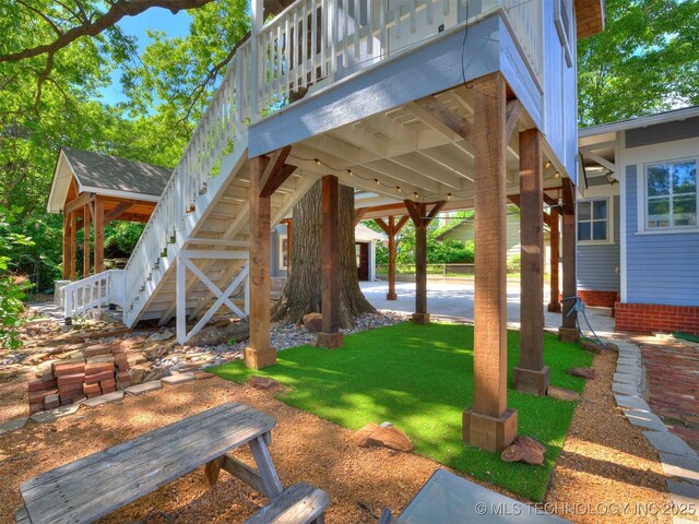 1618 S Rockford Ave, Tulsa, OK 74120 - view of green lawn with stairway