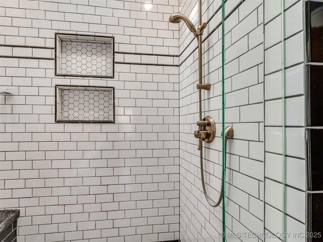 1618 S Rockford Ave, Tulsa, OK 74120 - full bath with tiled shower